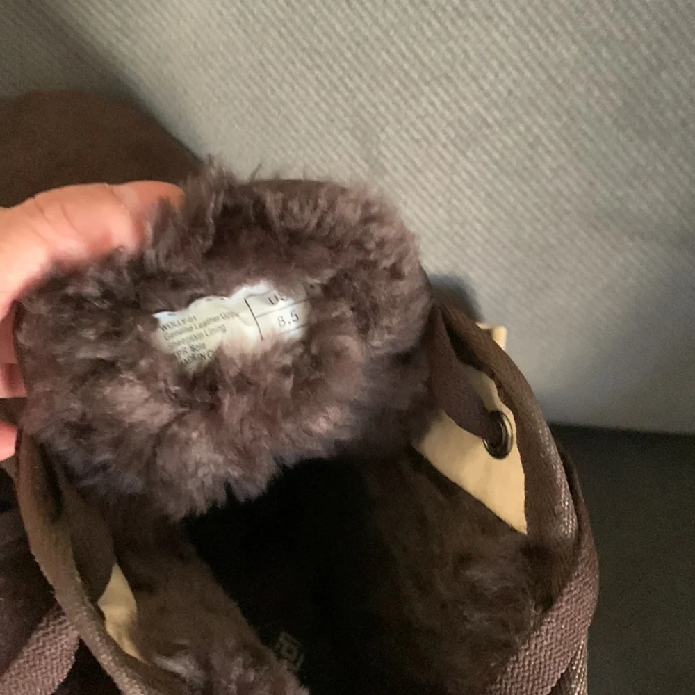 Insulated cozy winter/snow shoe. - Picture 2 of 3